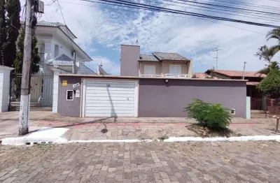 Excelente sobrado 03 dormitórios com amplo pátio no bairro igara