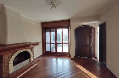 Casa com 4 quartos para alugar no Igara, Canoas 
