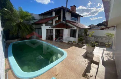 Casa térrea de 4 dormitórios com piscina na igara ii