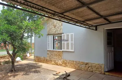Casa para alugar em canoas - 170m², churrasqueira e salão de festas