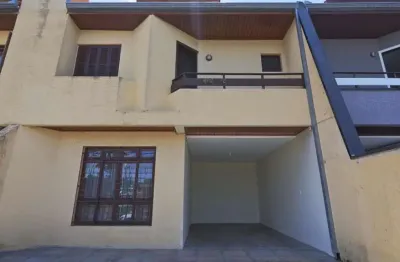 Sobrado completo no capão da imbuia  suíte com closet, ático e churrasqueira