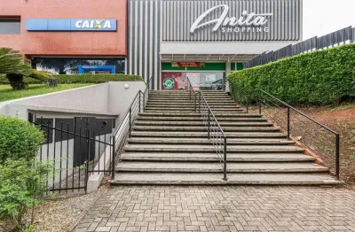 Loja 22, 36 m , para locação no Centro Comercial Anita Garibaldi em Curitiba.