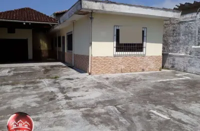2 quadras da praia - casa isolada simples no vilamar em praia grande - com bom quintal.