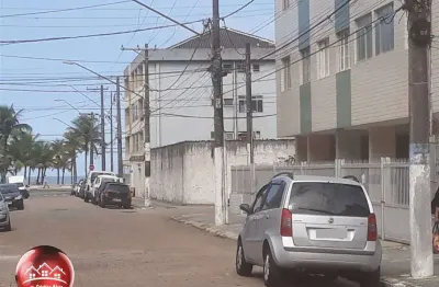 1 quadra da praia - sobrado isolado na guilhermina - bom para clinicas, escolas, pousadas, etc.