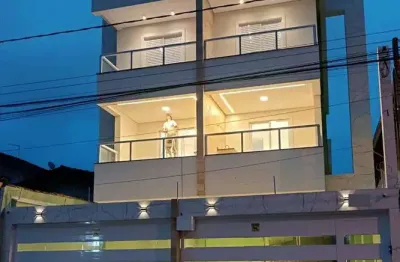Sobrado duplex com 2 suítes e 2 varandas - com acabamento de primeira - ao lado da marginal e da expresso sul.