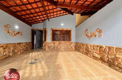 2 quadras da praia - casa geminada com acabamento de primeira - em ótimo local - 2 dormitórios e garagem 2 vagas.