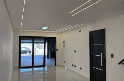 Sobrado triplex com fino acabamento - tudo de primeira - no boqueirão - próximo de todo o comércio!!