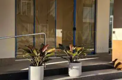 Sala comercial para locação anual no bairro centro em balneário camboriú