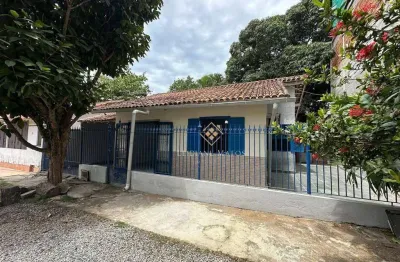Casa em vila, próxima a lagoa, com 2 dormitórios à venda, 63 m² por r$ 240.000 - balneário são pedro - são pedro da aldeia/rj