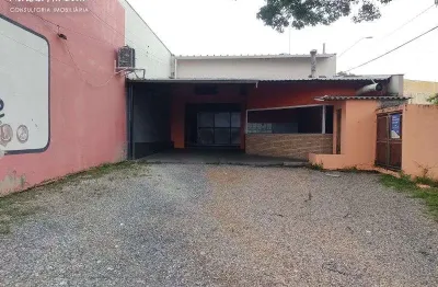 Imóvel perfeito para se montar um restaurante; pizzaria etç. localização centralizada e com grande movimentação.