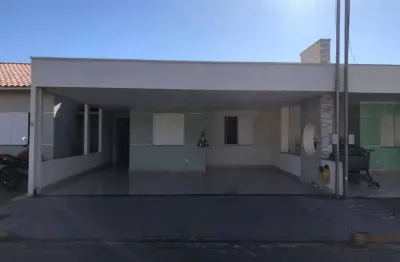 Casa de condomínio térrea para venda possui 126 metros quadrados com 2 quartos