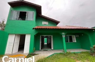 Maravilhosa residência!!!! 04 dormitorios!!!! centro!!!! 50 mts do mar!!!!