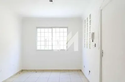 Casa de condomínio fechado!! 2 dorms, 1 vaga na vila carlu!!