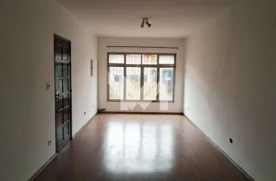 Sobrado de 224m² com 4quarrtos e 4 vagas para locação na vila leonor