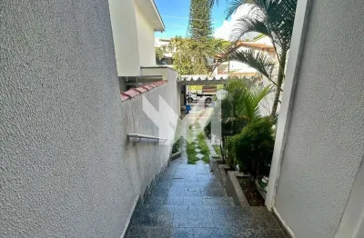 Casa com 3 quartos para alugar na Rua Santo Adalberto, 259, Jardim Franca, São Paulo