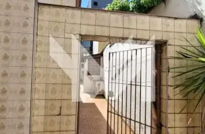 Casa para locação no tatuapé com 2 salas 2 quartos 2 banheiros e 1 vaga de garagem