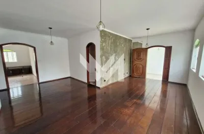 Sobrado à venda no jardim japão com 284m² construídos amplo, completo e funcional