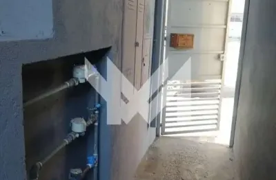 Casa com 2 quartos para alugar na Rua Itaúna, 225, Vila Maria Baixa, São Paulo