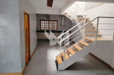 Sobrado de 196m² com 3 quartos e 2 vagas de garagem para localçao na vila isolina mazzei