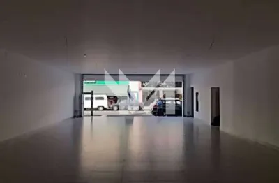 Salão de 294m² com salão de 136m² para locação no jardim japão