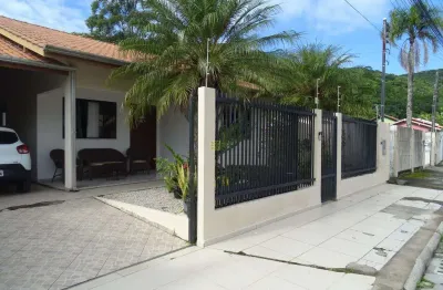 Casa com 2 quartos para alugar na Rua Sabia, 67, Centro, Porto Belo
