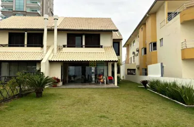 Casa com 5 quartos para alugar na Avenida Senador Atílio Fontana, 1178, Balneário Perequê, Porto Belo