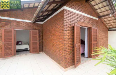 Casa com 3 quartos para alugar na Av. Gov. Celso Ramos, 1515, Centro, Porto Belo