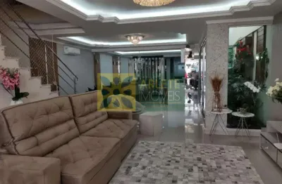 Casa com 3 quartos à venda na Rua Mário Padilha, 330, Balneário Perequê, Porto Belo