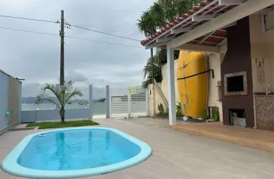 Casa com 4 quartos para alugar na Av. Gov. Celso Ramos, 2209, Centro, Porto Belo