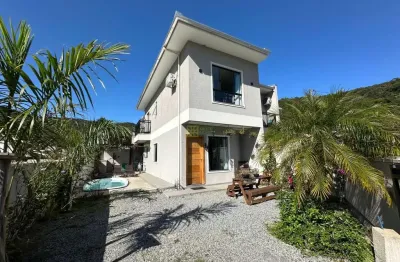 Casa com 2 quartos à venda na Rua Tangara, 445, Centro, Porto Belo