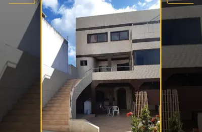 Vendo ótima casa com 4 dormitórios na praia campista em macaé