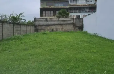 Vendo ótimo lote de 360 mt em condominio na gloria em macaé rj