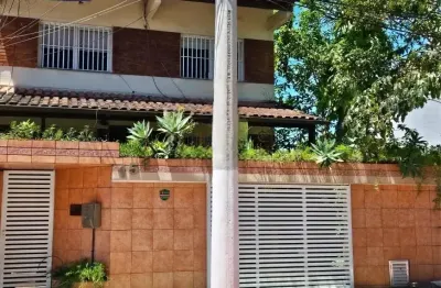 Vendo maravilhosa casa com 4 dormitórios no pecado em macaé