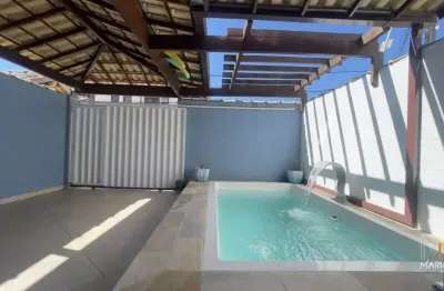 Vendo maravilhosa casa com 3 dormitórios e piscina na extensão do bosque em rio das ostras