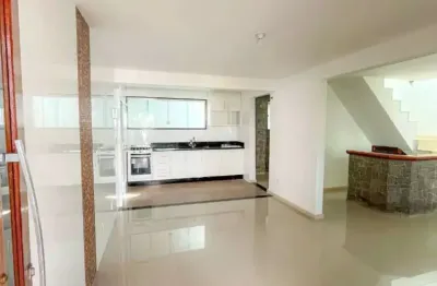 Vendo ótima casa com 3 dormitórios na glória em macaé