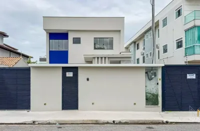 Vendo casa espetacular com 3 suítes em costa azul em rio das ostras