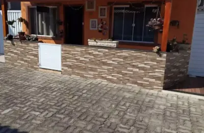 Vendo maravilhosa casa com 2 dormitórios na chacara marileia em rio das ostras