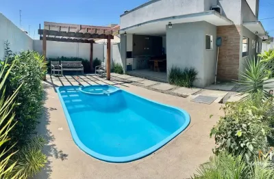 Vendo maravilhosa casa com 3 dormitórios e piscina em buzios