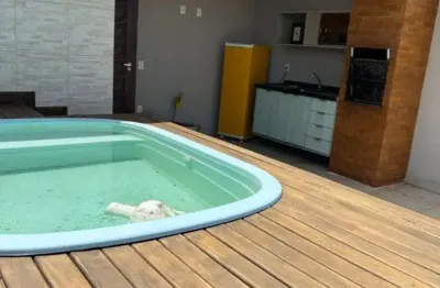 Vendo maravilhosa casa com 3 suítes e piscina em costa azul em rio das ostras