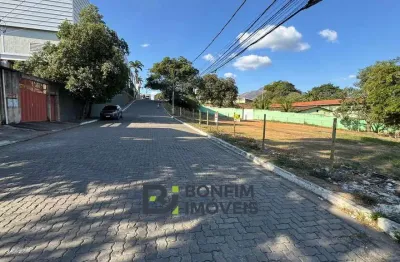 Lote plano com 40 metros de frente – excelente para construir ou investir!
