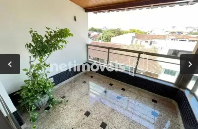 Linda e ampla casa triplex ótima localização oportunidade