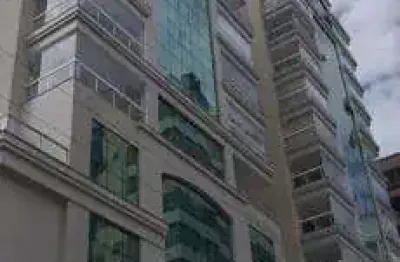 Apto na meia praia alto padrão a poucos metros do mar mobiliado