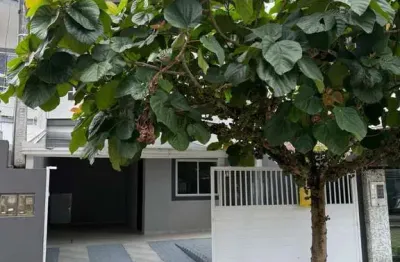 Casa com 4 quartos à venda na Rua 292, Meia Praia, Itapema