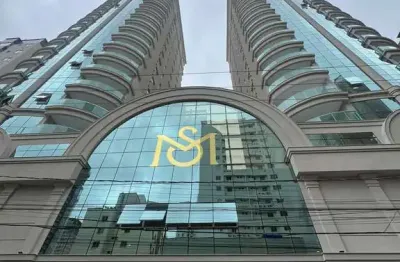 Apartamento com 3 quartos à venda na Rua 302, 258, Meia Praia, Itapema