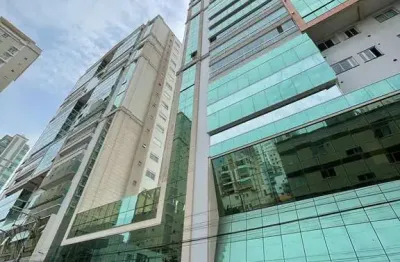 Apartamento com 4 quartos à venda na Rua 272, 222, Meia Praia, Itapema