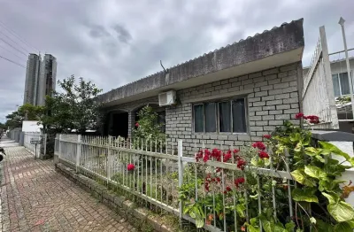 Casa com 3 quartos à venda na Rua Maria Joaquina Corrêa, 85, Barra, Balneário Camboriú