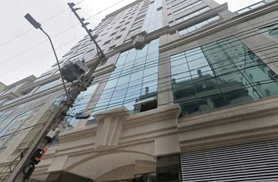 Apartamento com 3 quartos à venda na Rua 207, 55, Meia Praia, Itapema