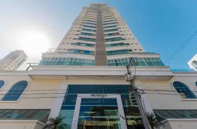 Apartamento com 4 quartos à venda na Rua 316, 260, Meia Praia, Itapema