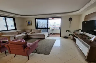 Apartamento a venda com 143m², 4 dormitorios sendo 1 suite, no bairro de santa terezinha
