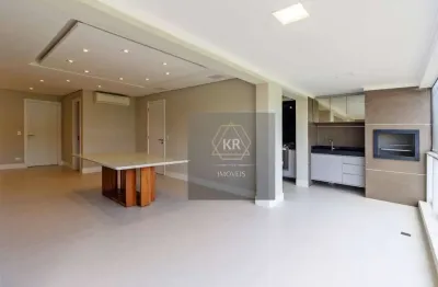 Apartamento alto padrão com praça privativa de 4.000 m² – água verde